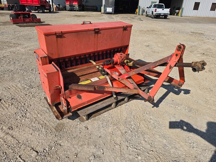 #22635-•-jacobsen-5602-pto-overseeder-/-aerator-image-1