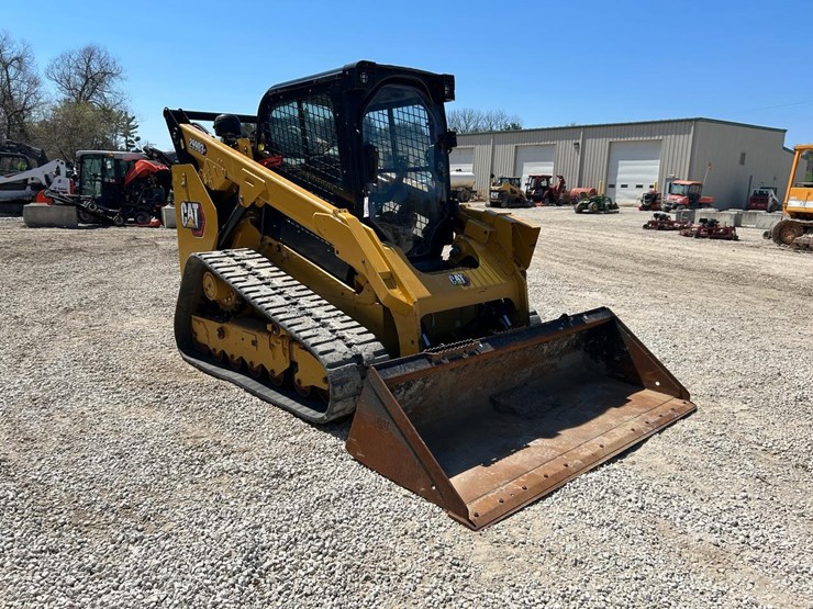 2023-caterpillar-299d3-xe-image-6