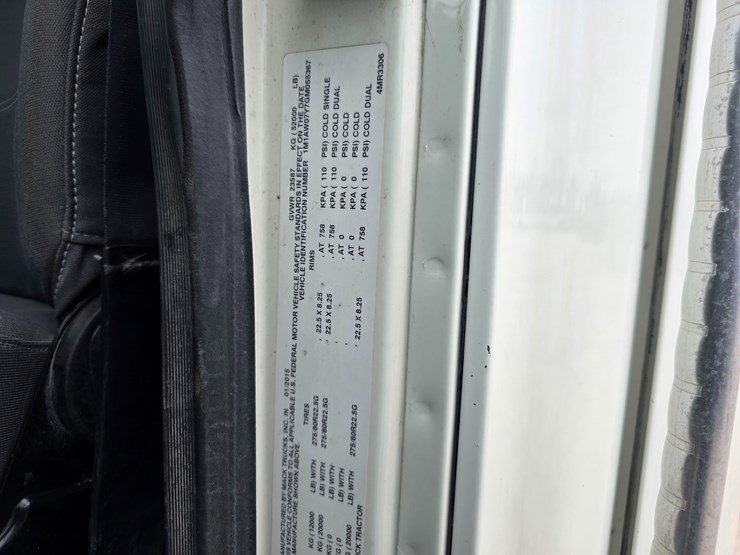 #22593-•-2016-mack-cxu613-pinnacle-sleeper-truck-image-36