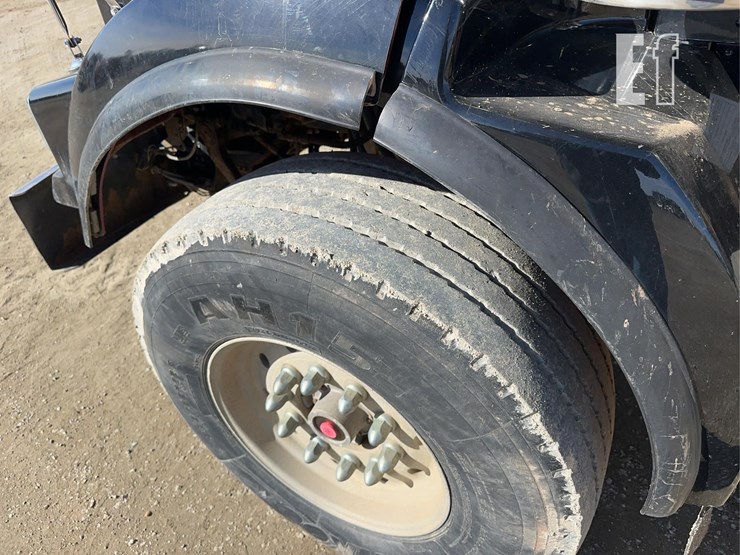 1999-kenworth-t800-image-32