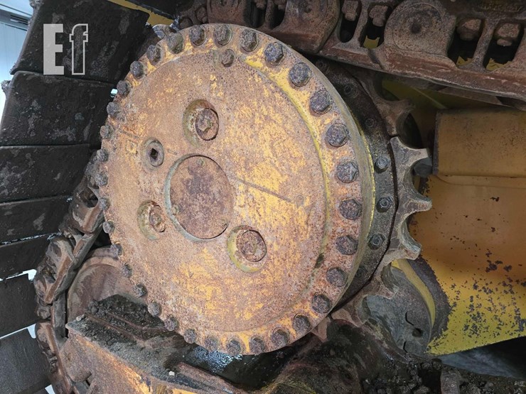 2011-caterpillar-d6t-xw-image-35