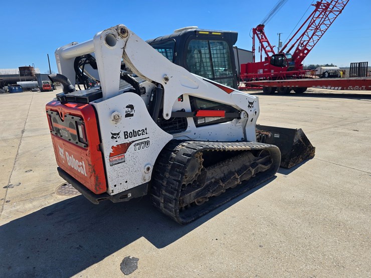 2020-bobcat-t770-image-10