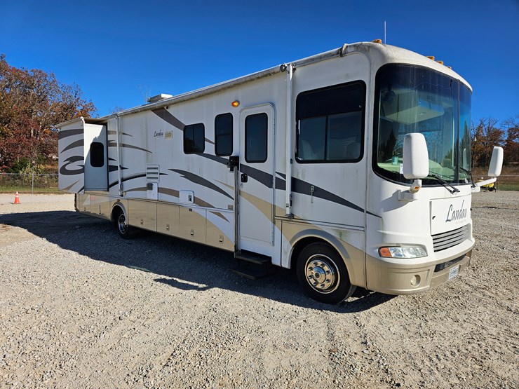 #22198-•-2007-georgie-boy-landau-motorhome-image-24