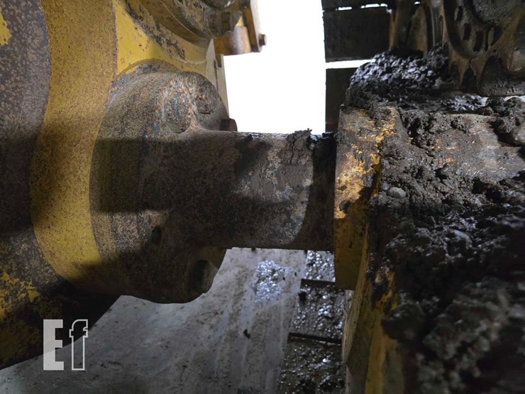 2011-caterpillar-d6t-xw-image-28