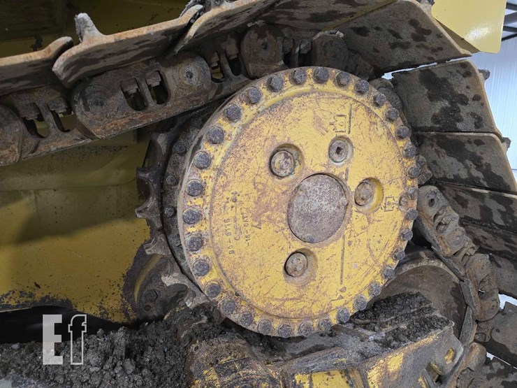 2011-caterpillar-d6t-xw-image-26