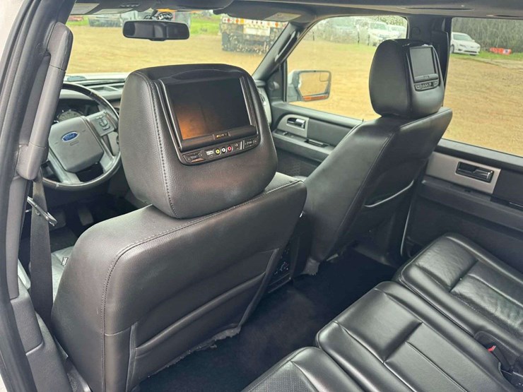 2014-ford-expedition-limited-image-16