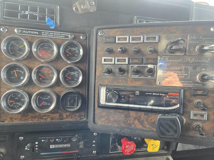 1999-kenworth-w900-image-66