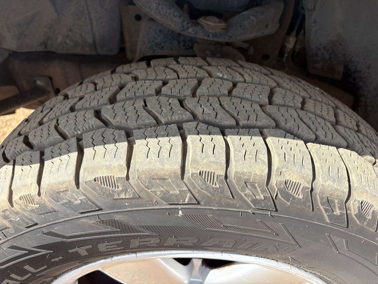 2010-nissan-titan-se-image-9