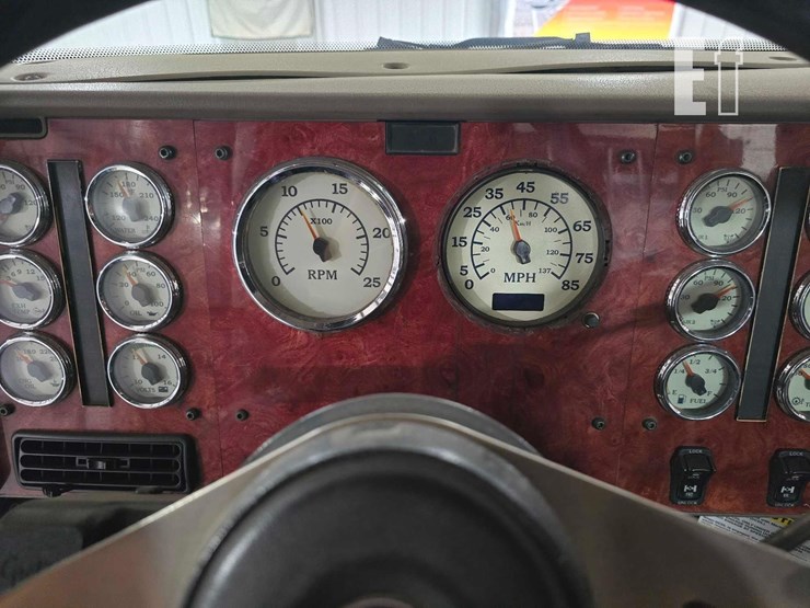 2004-international-paystar-5900-image-12