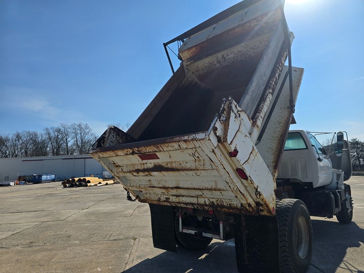 #22520-•-2002-gmc-c7500-dump-truck-image-55