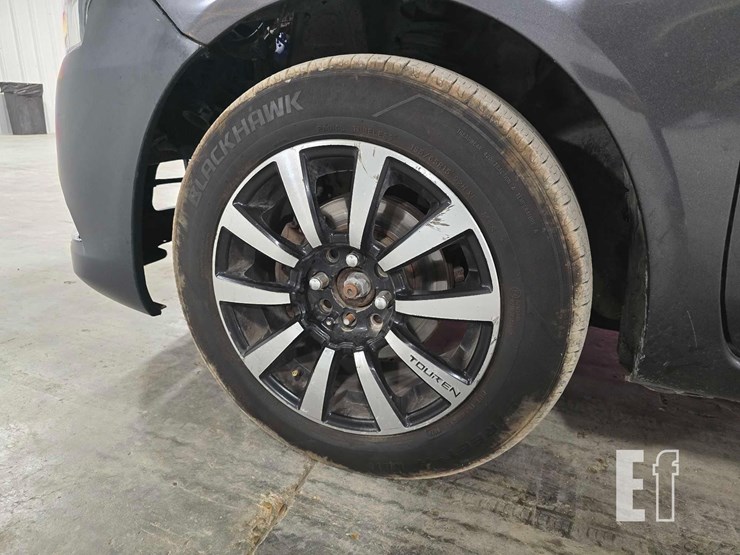 2015-nissan-versa-image-18