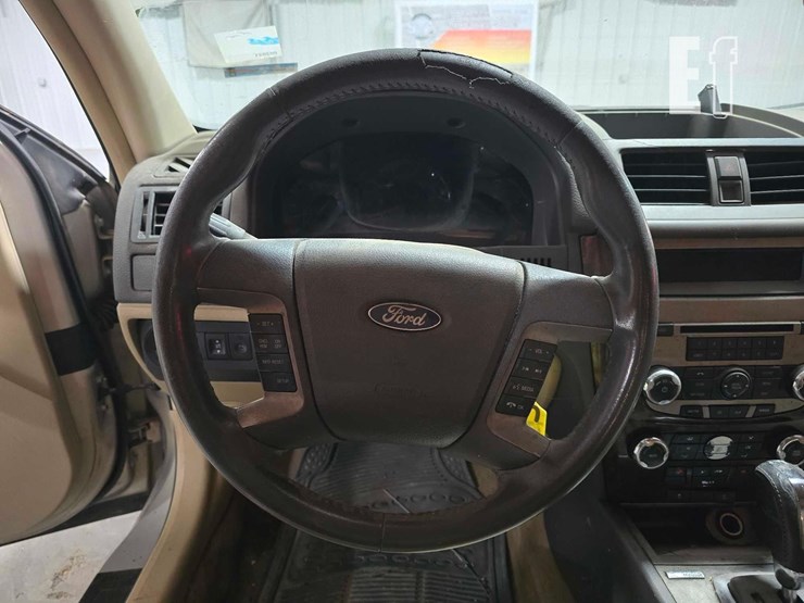 2010-ford-fusion-image-10