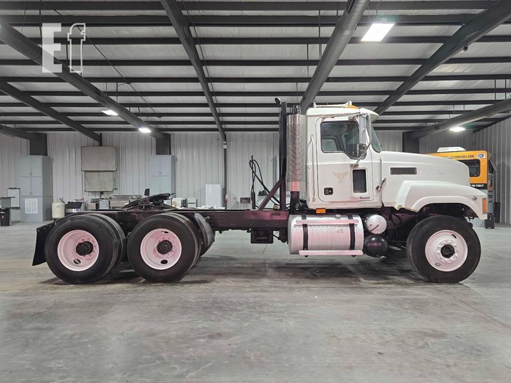 2005-mack-chn613-image-6