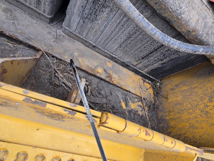 2005-caterpillar-953c-image-47