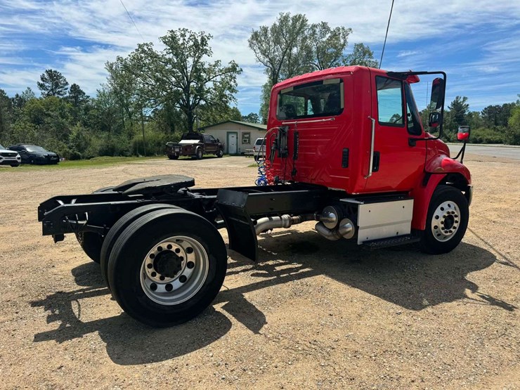 2016-international-durastar-4300-image-4