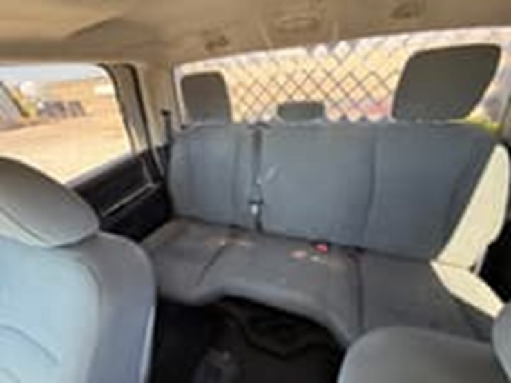 2014-ram-2500-tradesman-image-17