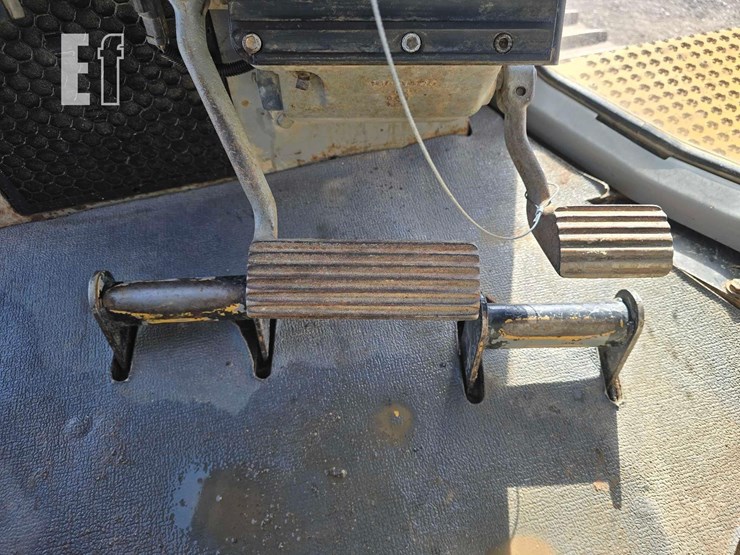 2006-caterpillar-d6r-xl-iii-image-14