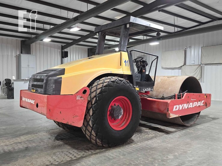 2011-dynapac-ca250d-ii-image-3
