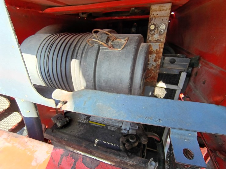 2001-kubota-l4300-image-17