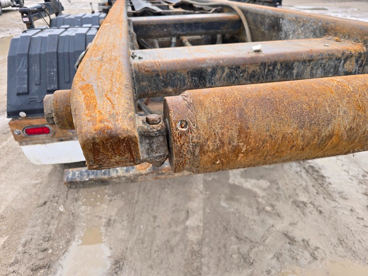 #22590-•-2007-mack-cv713-granite-roll-off-truck-image-68