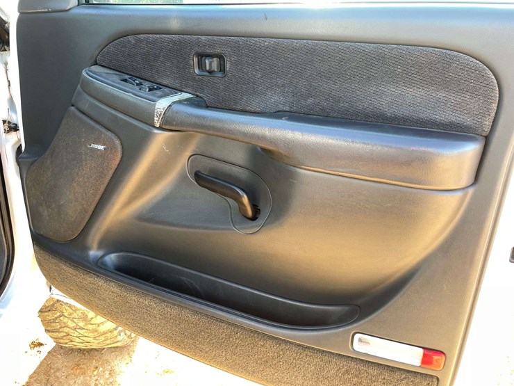 2003-gmc-sierra-2500-image-16