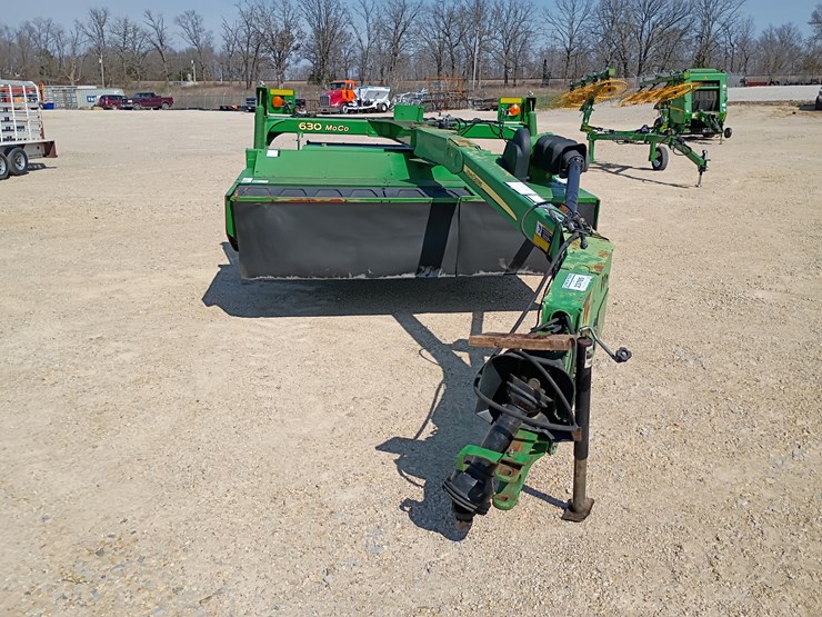 2013-john-deere-630-image-12