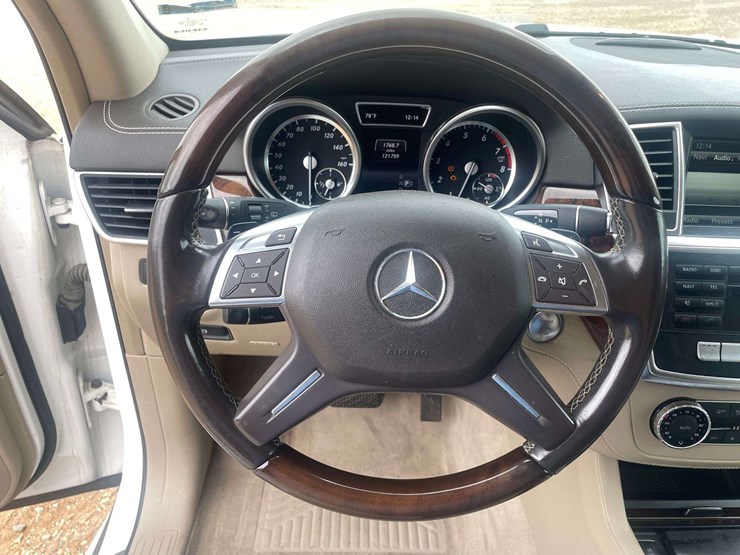2014-mercedes-benz-gl450-image-12