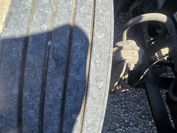 2014-freightliner-cascadia-125-image-51