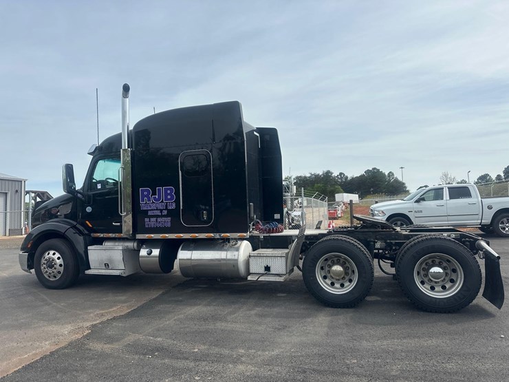 2016-peterbilt-579-image-4