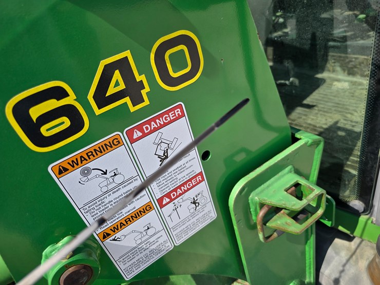 2002-john-deere-6220-image-25