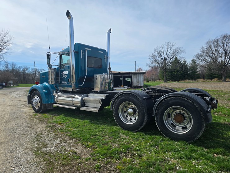 2007-kenworth-w900-image-5