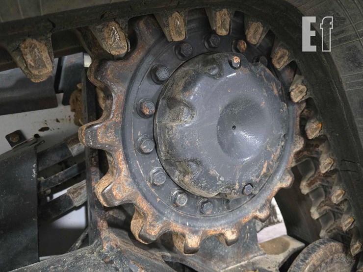 2020-bobcat-t76-image-26