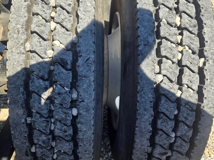 2006-freightliner-columbia-120-image-67