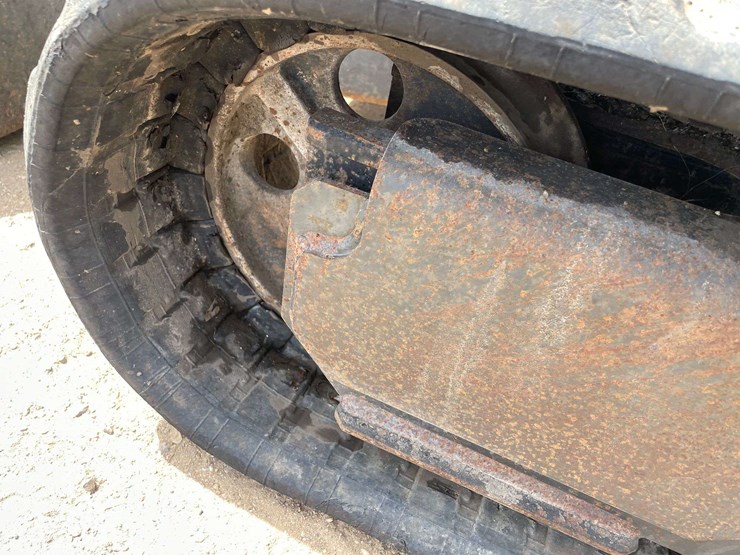 2011-bobcat-e35-image-15