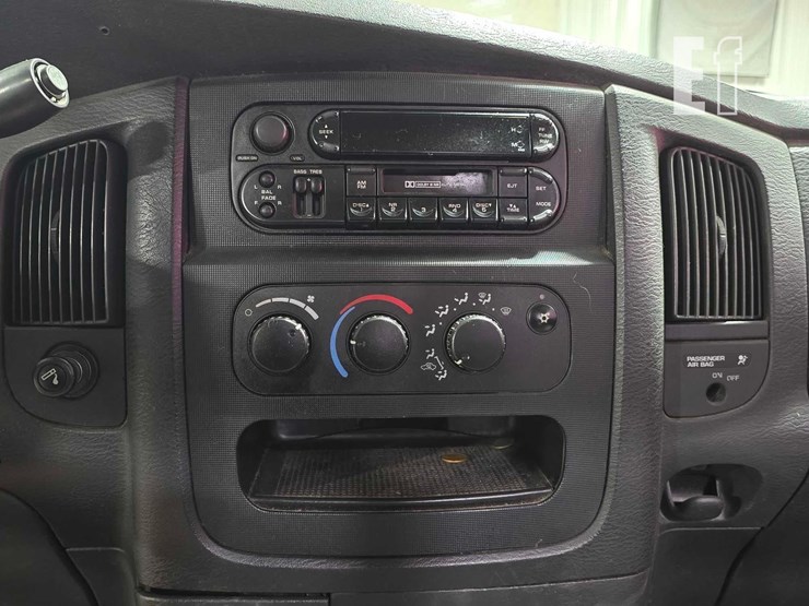 2004-dodge-ram-1500-image-14