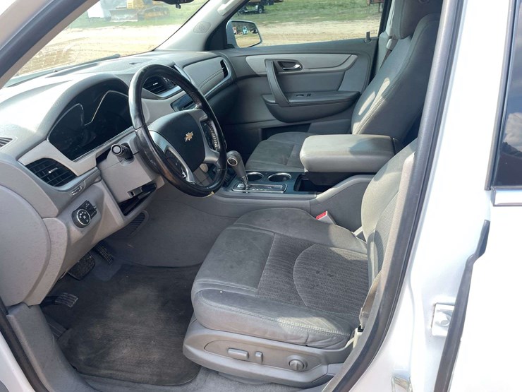 2017-chevrolet-traverse-image-10