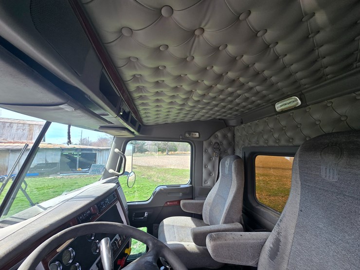 2007-kenworth-w900-image-56