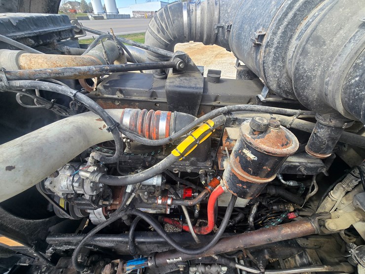 1996-peterbilt-377-image-35