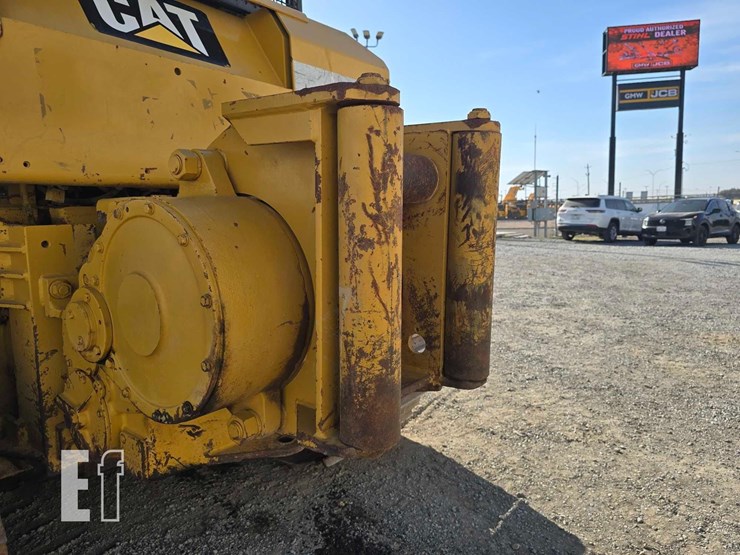 2006-caterpillar-d6r-xl-iii-image-32