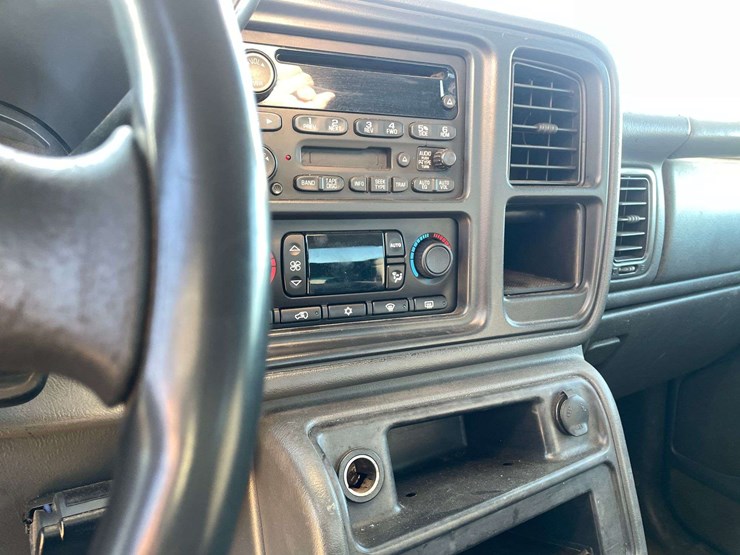 2003-gmc-sierra-2500-image-12