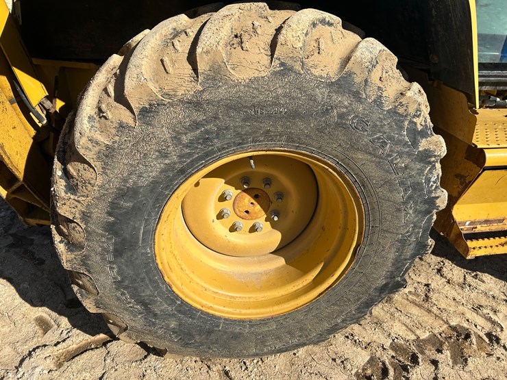 2005-caterpillar-420d-image-31