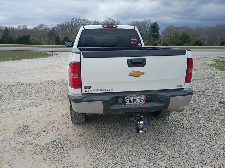 2013-chevrolet-2500-image-7