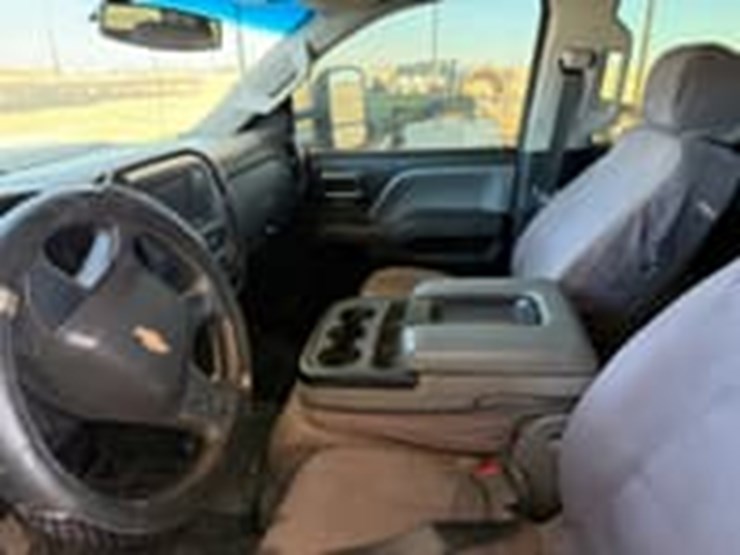 2019-chevrolet-silverado-2500hd-image-14