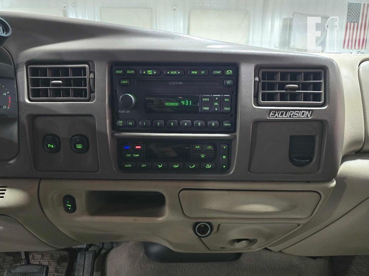 2005-ford-excursion-image-14