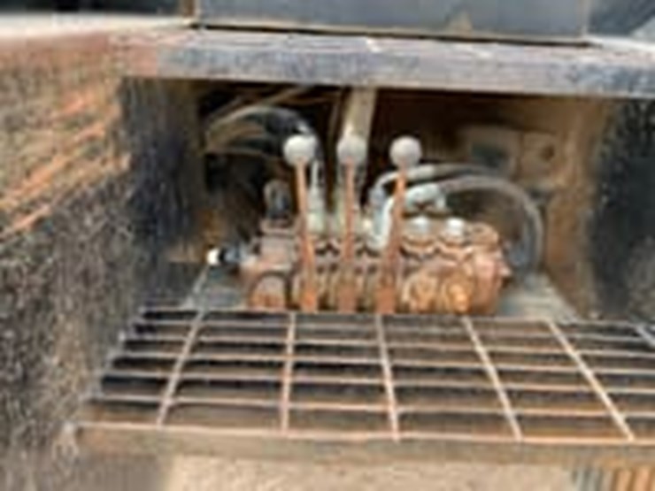 2005-kenworth-t800b-image-14