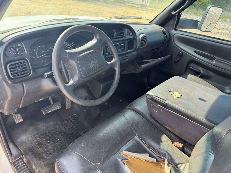 2002-dodge-ram-3500-image-11