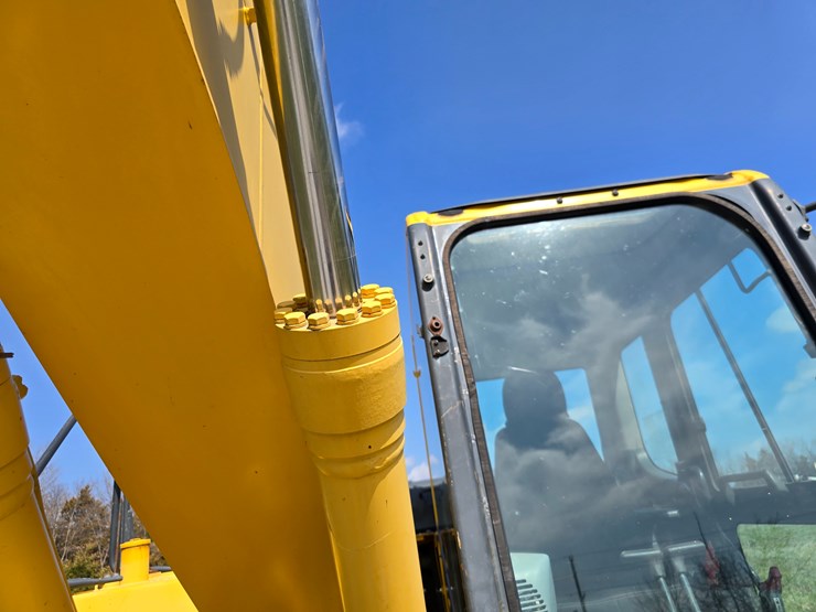 2013-komatsu-pc160-lc-image-38