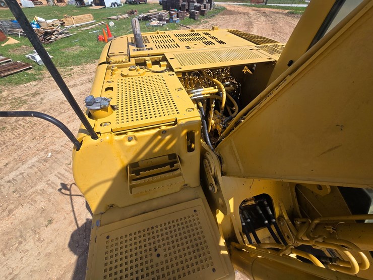 2003-caterpillar-320c-image-32