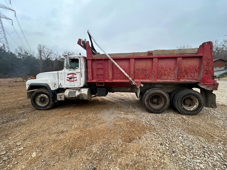 2001-mack-rd688s-image-7
