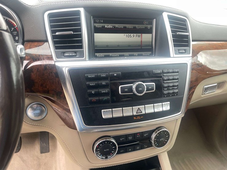 2014-mercedes-benz-gl450-image-13